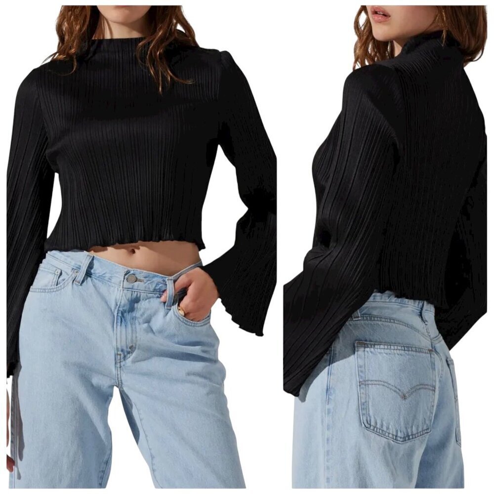 ASTR The Label Black Plissé Mock Neck Long Sleeve Crop Top XS